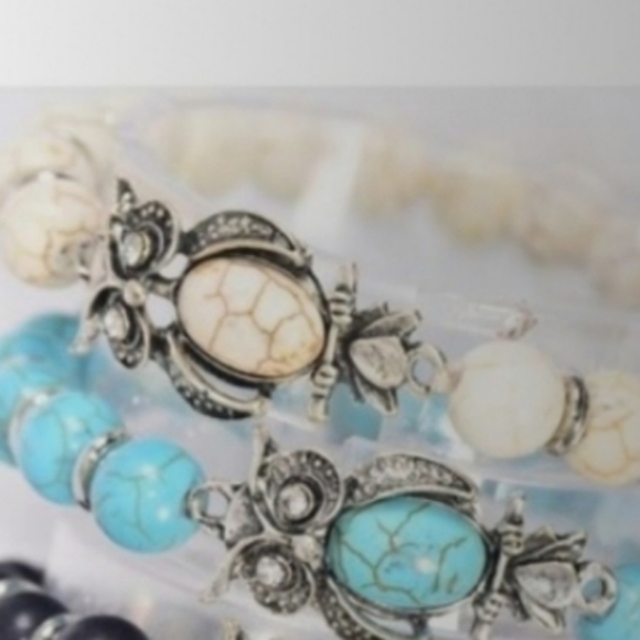 Owl Bracelet White Beaded 10 mm Semiprecious Stone Adjustable NEW - Picture 1 of 7